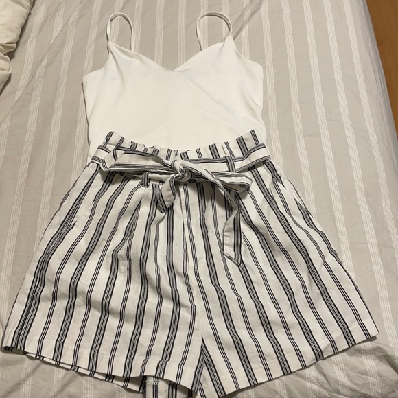 Small black and white pin stripe woman’s shorts - Picture 2 of 5